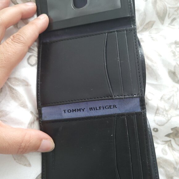 Tommy Hilfiger Wallet - Picture 3 of 5